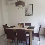 Ana *