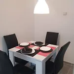 Ana *