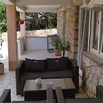 Ana Διαμέρισμα *