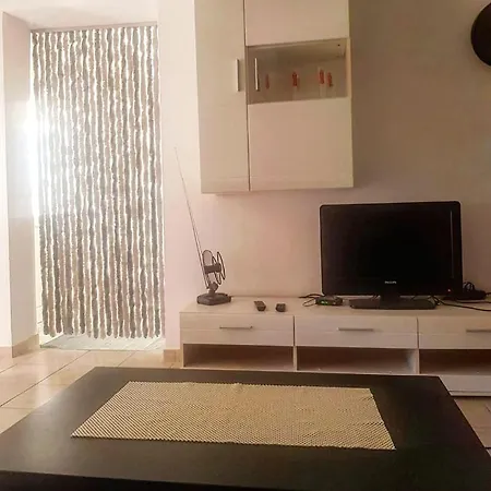 Ana *